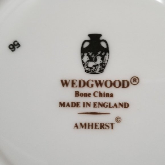 2 Wedgwood Amherst Leigh Shape Footed Cups & Saucers Platinum Trim - Picture 6 of 6